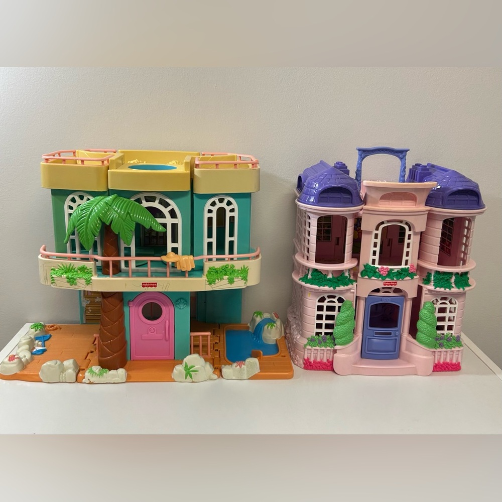 Fisher Price Loving Family Sweet Streets Beach House and Pink Townhouse